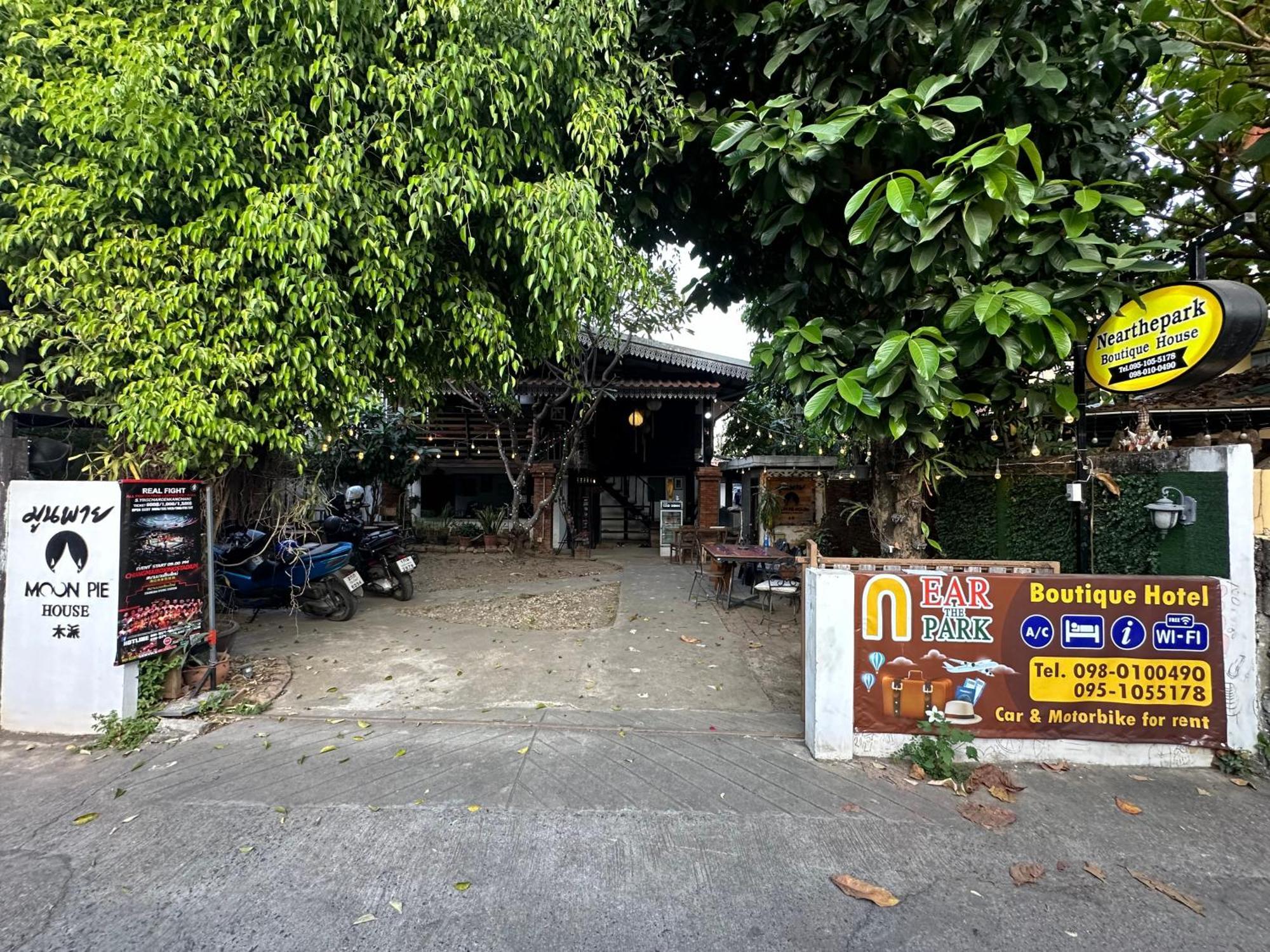 Ostello Nearthepark Boutique House Chiang Mai Esterno foto